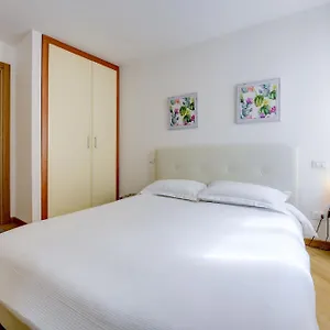 Anna Apartment